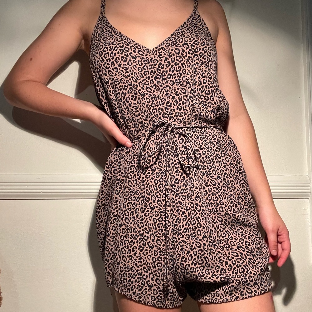 CHEETAH PRINT AMERICAN EAGLE ROMPER🐆🤎